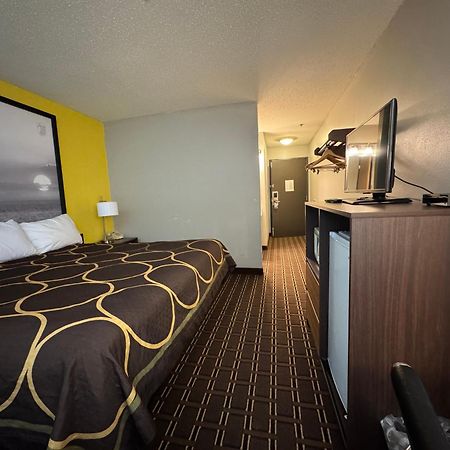 Hotel Super 8 By Wyndham Reedsburg Exterior foto